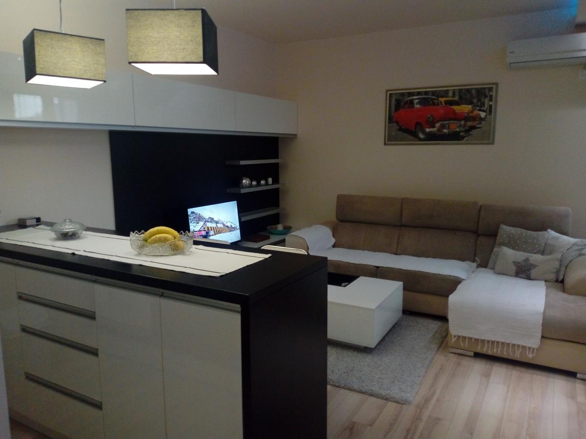 Apartman Zvezda Appartamento Jagodina Esterno foto